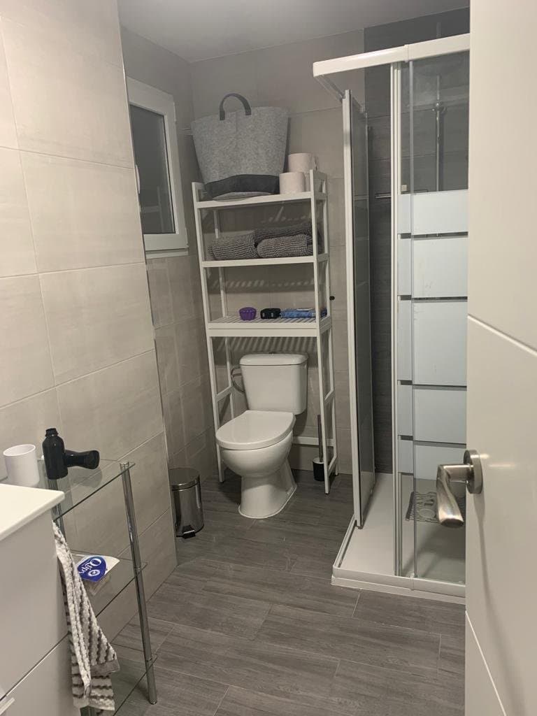Neues Bad mit Eckdusche