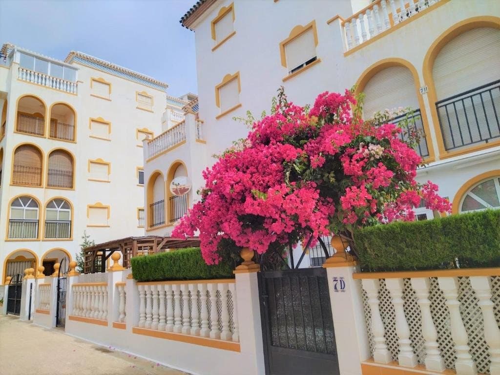 Las Mimosas